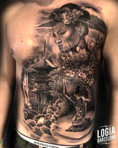 tatuaje_torso_gueisha_japonesa_logia_barcelona_angel_de_mayo 